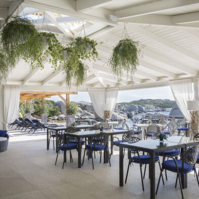 Terrasse avec vue sur ile de Cavallo